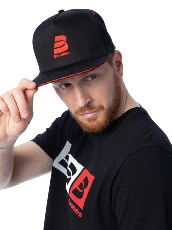 Бейсболка BRODEKS KM131 (красный/черный)