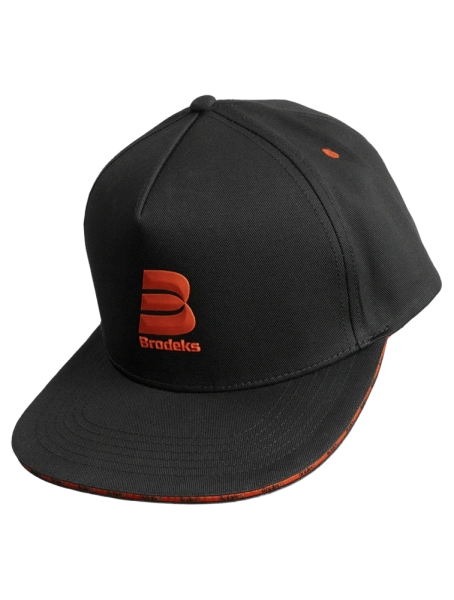 Бейсболка BRODEKS KM131 (красный/черный) Бейсболка BRODEKS KM131 (красный/черный)