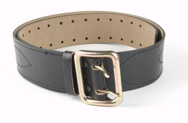 Ремень с анодированной пряжкой