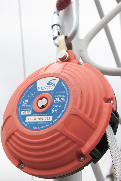 Блокирующее инерционное устройство втягивающего типа НВ-06