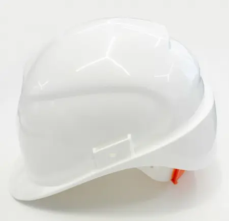 Каска защитная с вентиляцией с храповиком (белая)