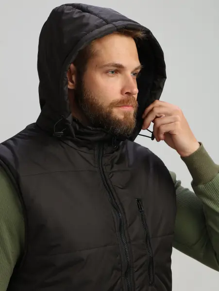 Жилет РЕЗКО зимний с капюшоном (черный)