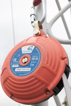 Блокирующее инерционное устройство втягивающего типа НВ-06